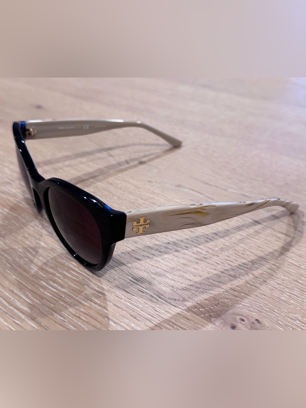 Authentic Tory Burch Black Frames with Tan/Cream Marble Temples Sunglasses